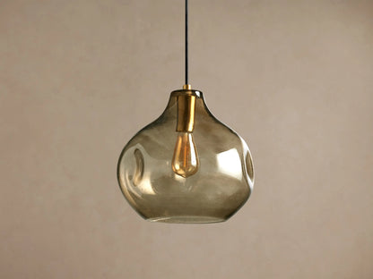 Hanglamp met bolvormige glazen kap met luchtbelletjes