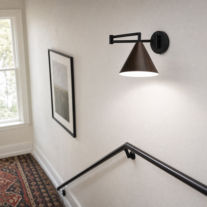 Linnoro Scandinavische wandlamp met zwenkarm en houteffect