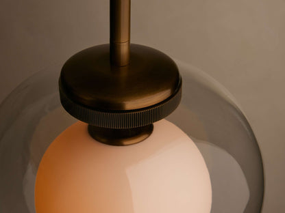 Hanglamp van dubbel koepelglas