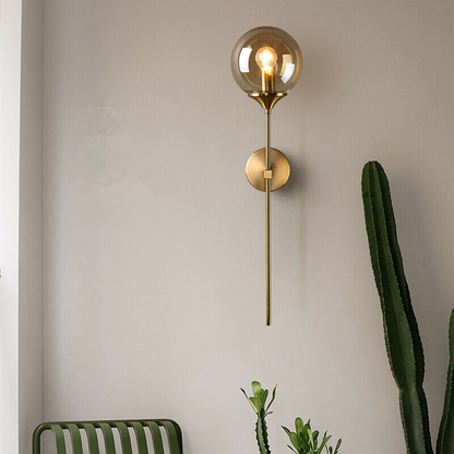 Velmira mid-century wandlamp met glazen bol