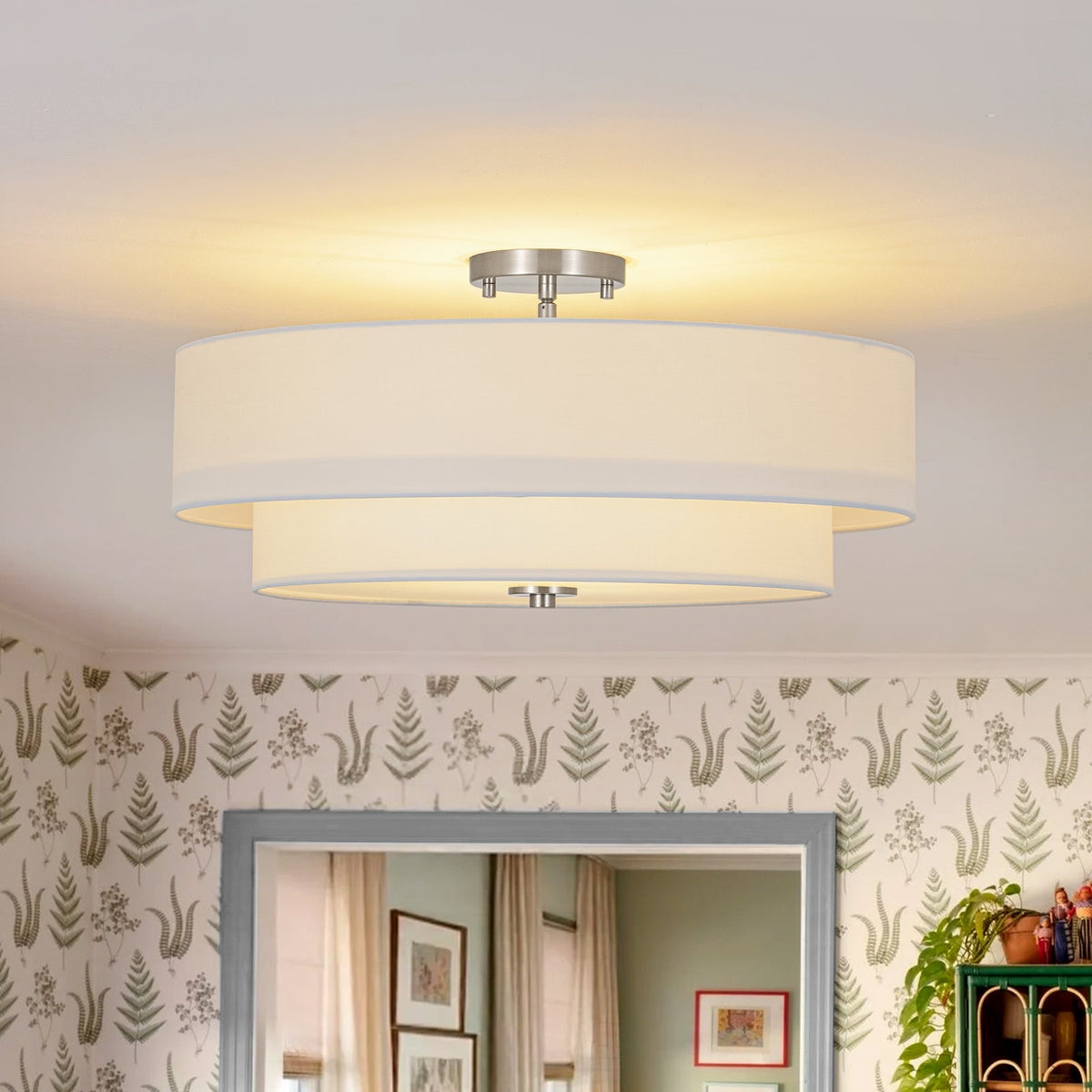 Half-inbouwlamp met witte linnen kap in trommelvorm