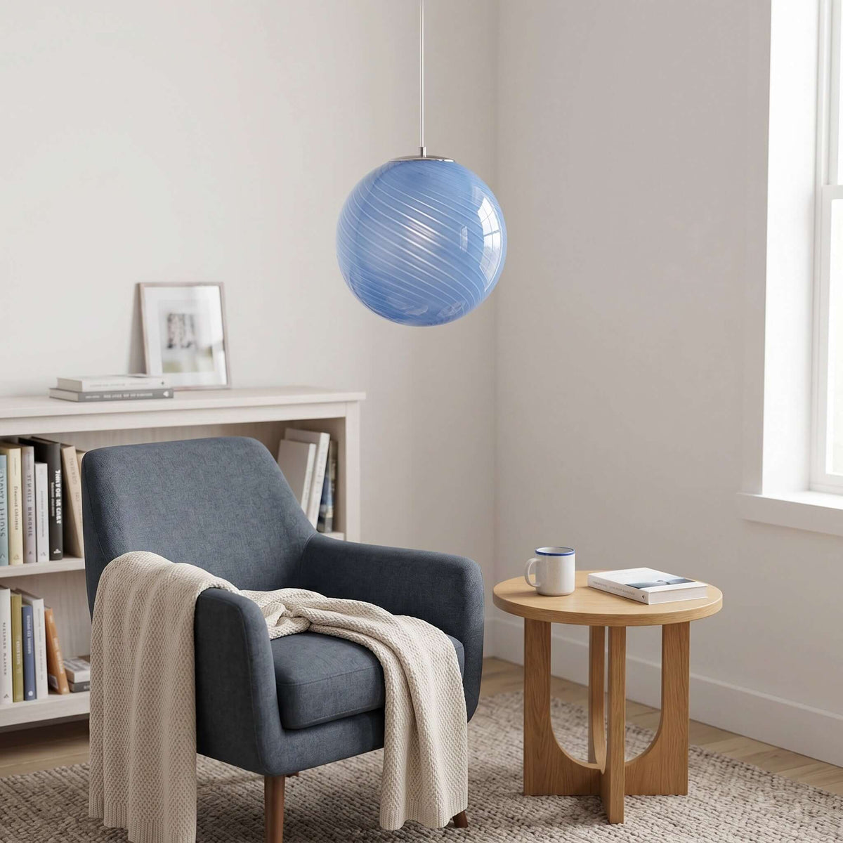 Hanglamp met gedraaide glazen bol