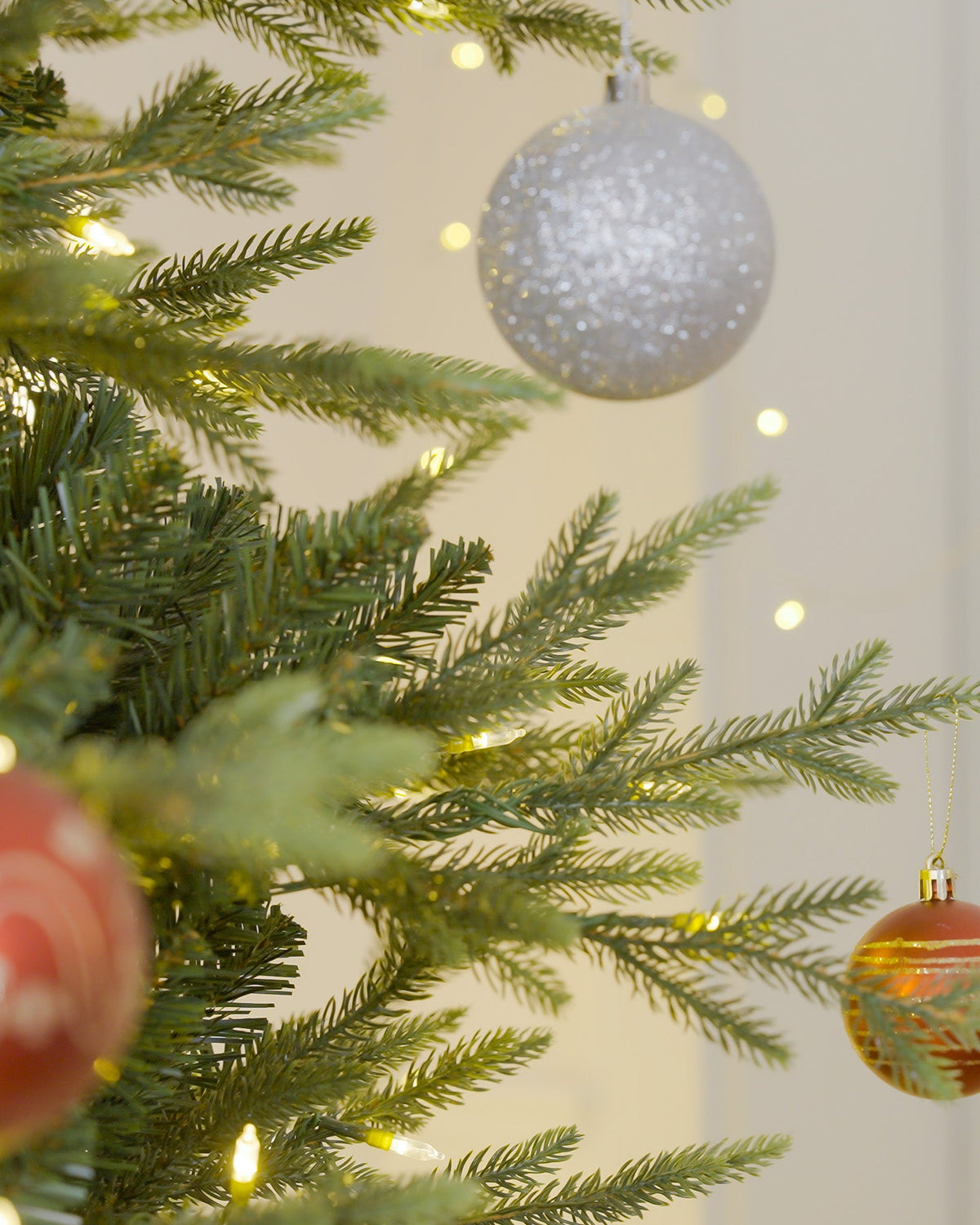 Skovra Classic PE/PVC 12ft voorverlichte kerstboom