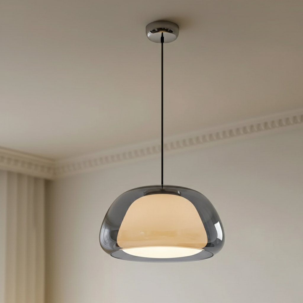 Hanglamp met getinte glazen koepel