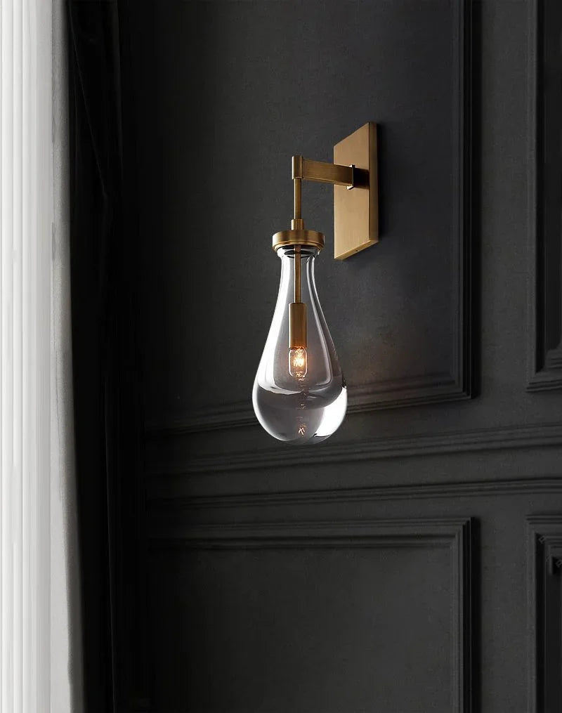 Wandlamp van traanvormig glas
