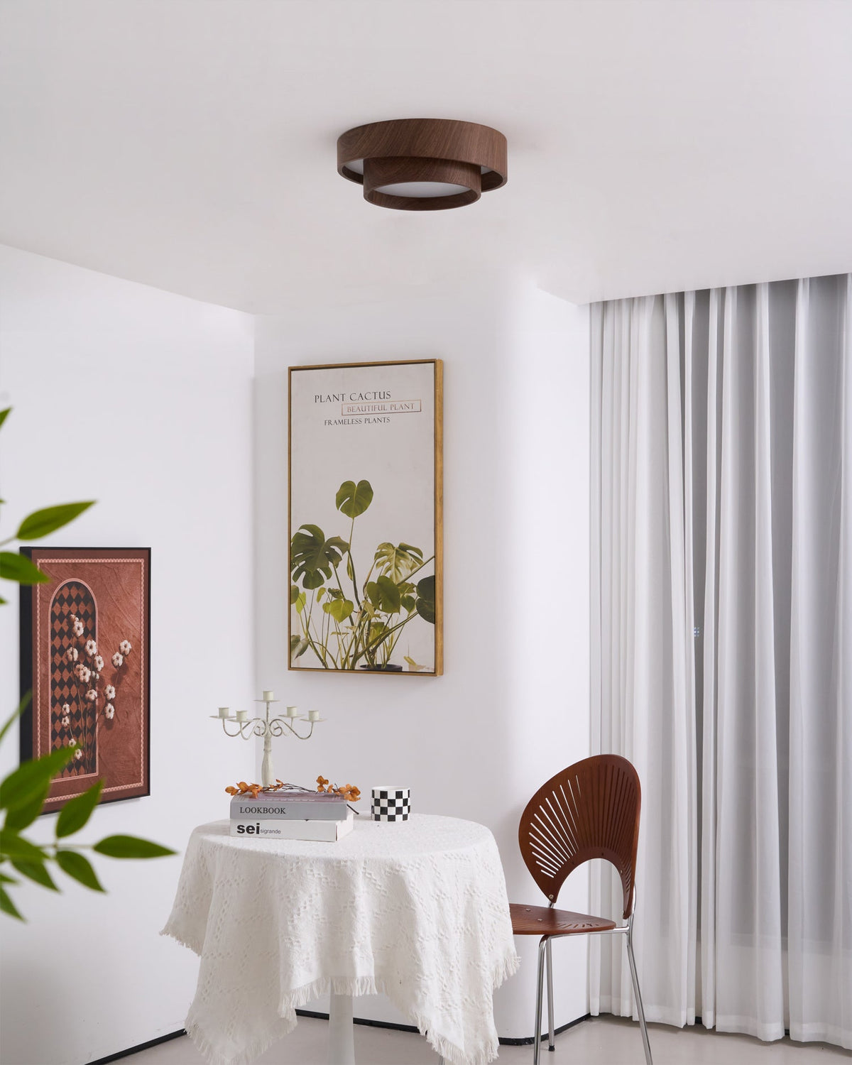 Walnootkleurige spiraalvormige plafondlamp met ringen