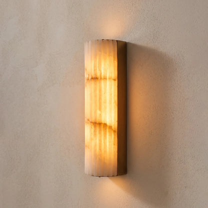 Minimalistische gegroefde albasten wandlamp Rivenna