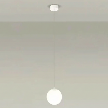 Solvara Nordic hanglamp met opalen glazen bol