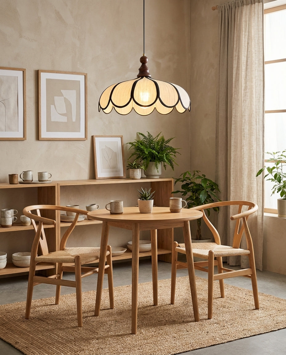 Hanglamp met geschulpte bloemblaadjes