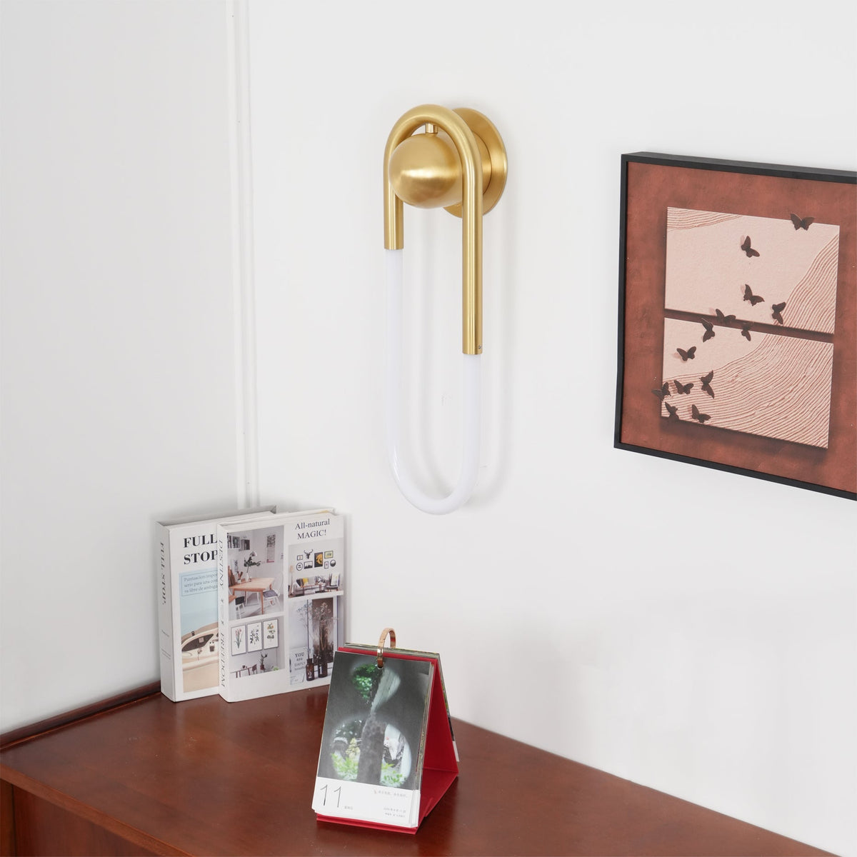 Ovale wandlamp van acrylbuis