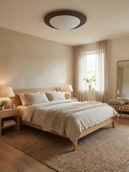 Gebeeldhouwde plafondlamp van walnoothout
