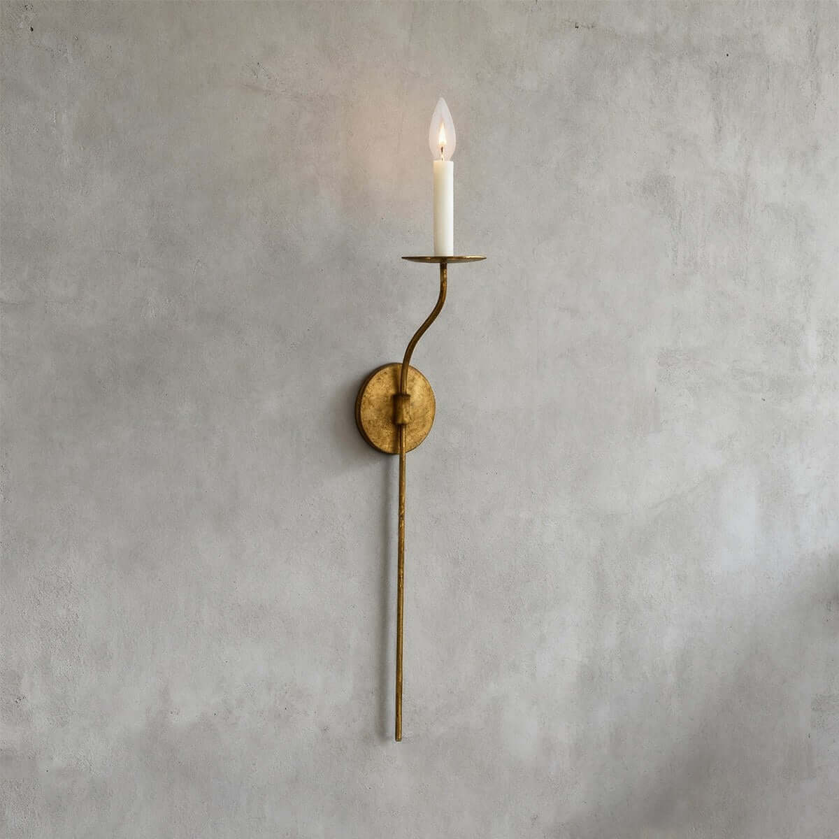 Messing wandlamp in kandelaarstijl