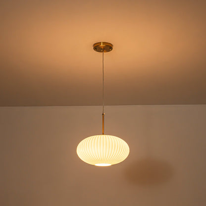Ovaal hanglicht van geribbeld glas