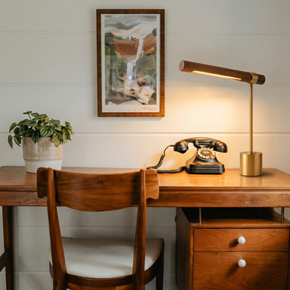 Pravena mid-century koperen tafellamp