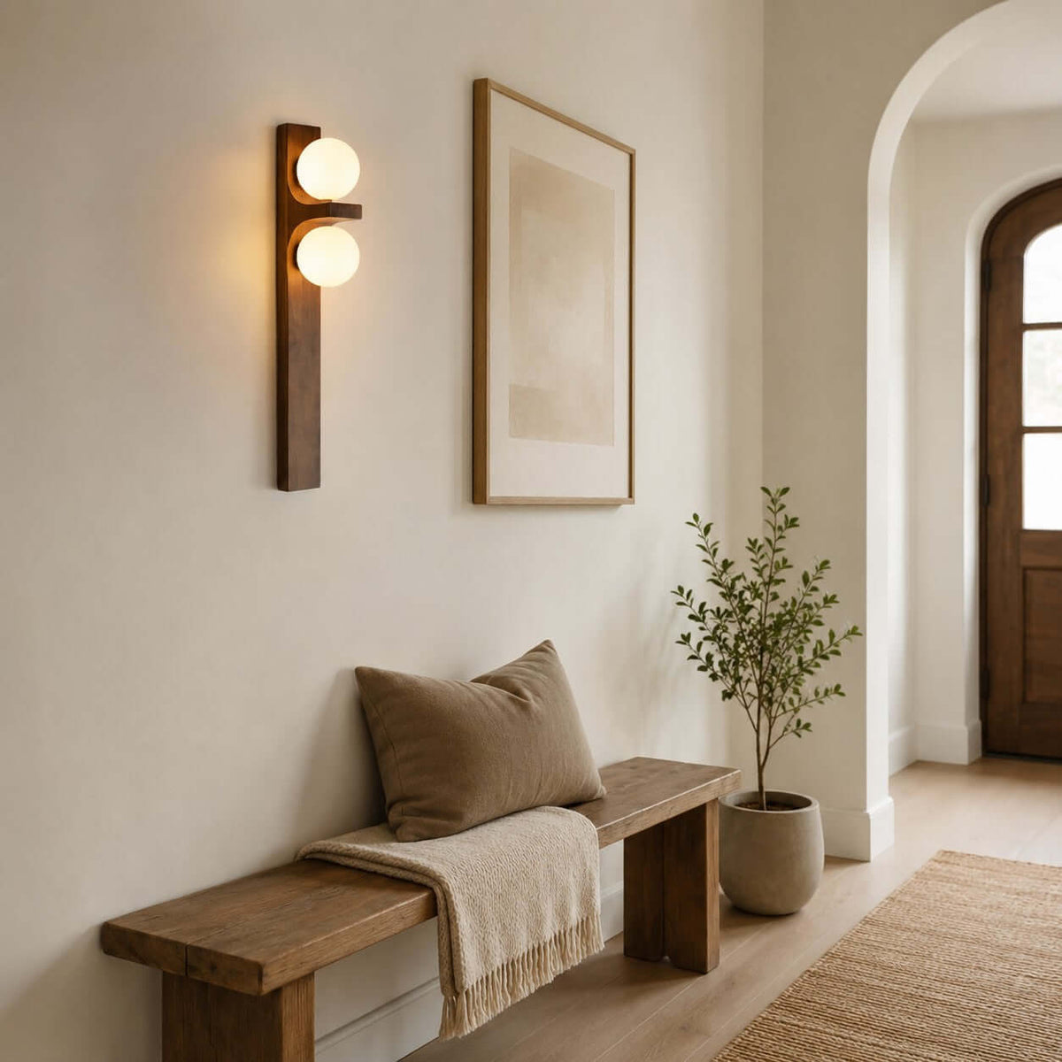 Dubbele wandlamp van hout met globes