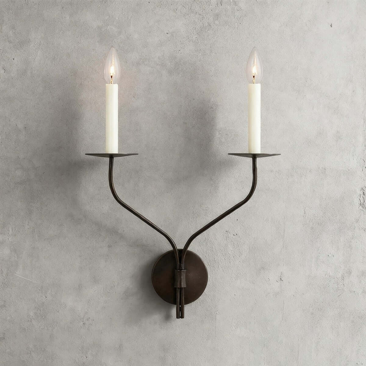 Messing wandlamp in kandelaarstijl