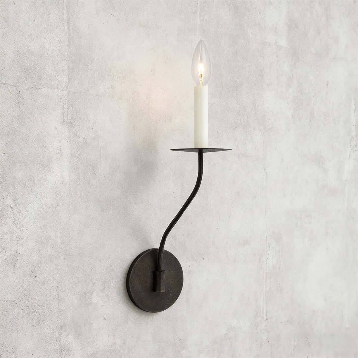 Messing wandlamp in kandelaarstijl