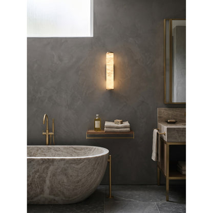 Sculpturale wandlamp van albast