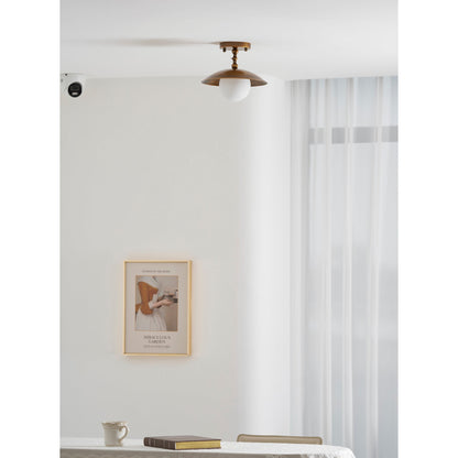 Messingkleurige half-inbouwplafondlamp met koepelshade