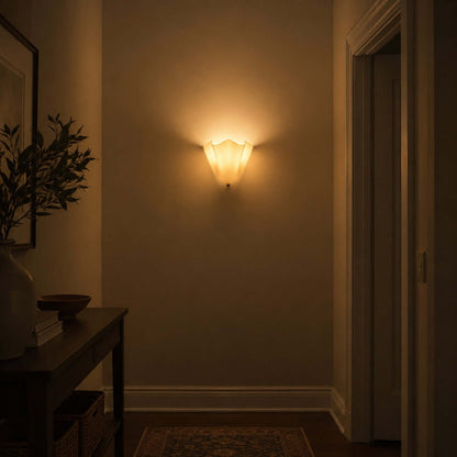 Wandlamp met gedrapeerd glas