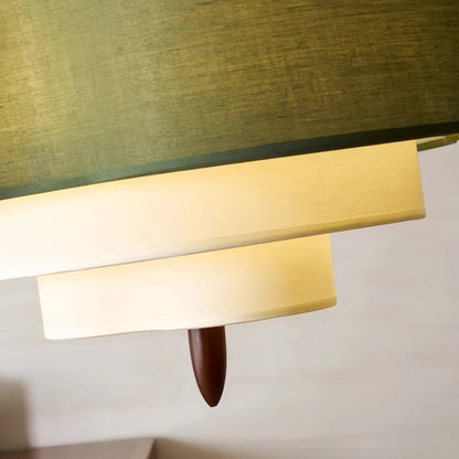 Gelaagde stoffen hanglamp van walnootkleurig hout