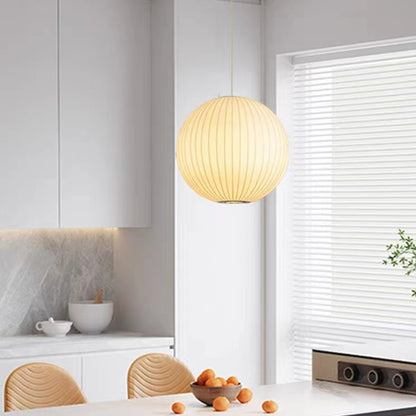 Hanglamp met geplooide zijden lampenkap