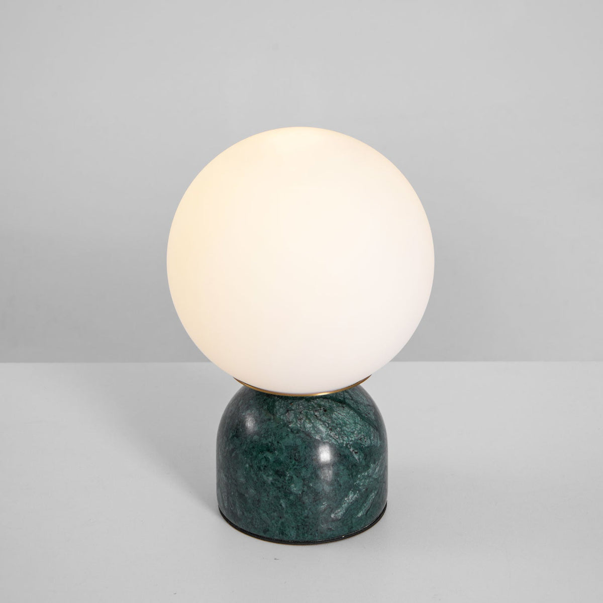 Ulvane minimalistische marmeren tafellamp