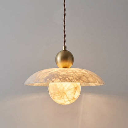 Messing hanglamp met albasten bol