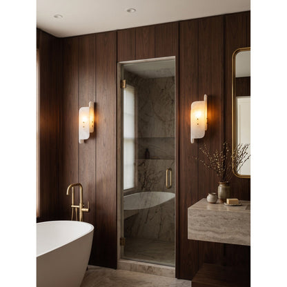 Sculpturale wandlamp van albast