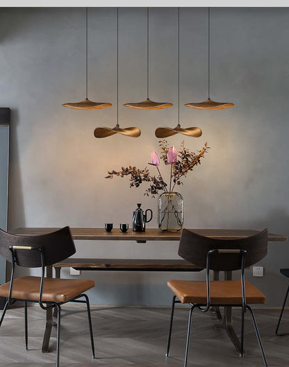 Golvende houten bladhanglamp
