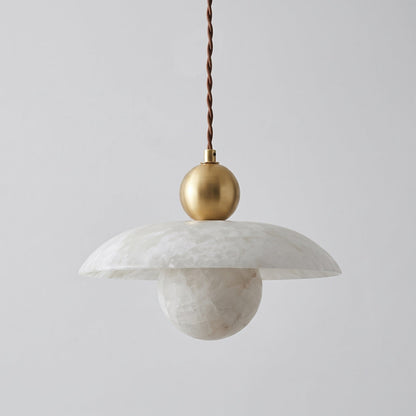 Messing hanglamp met albasten bol