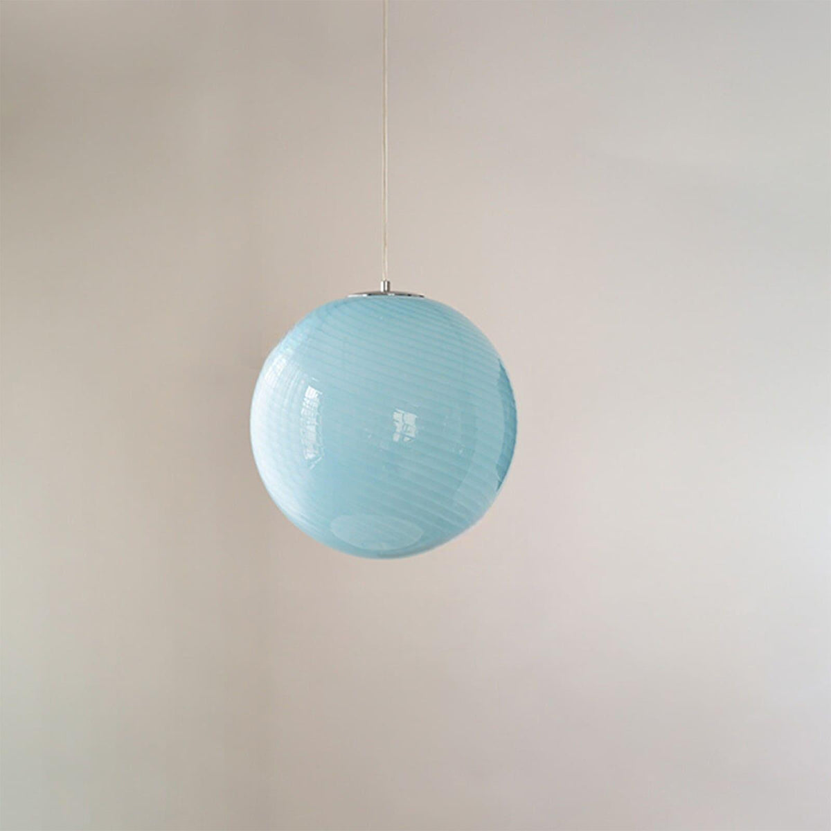 Hanglamp met gedraaide glazen bol