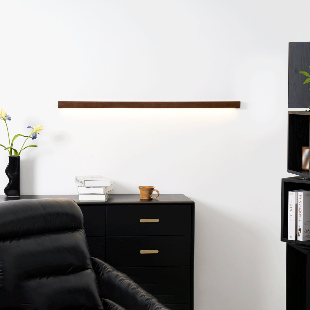 Slanke lineaire wandlamp van hout