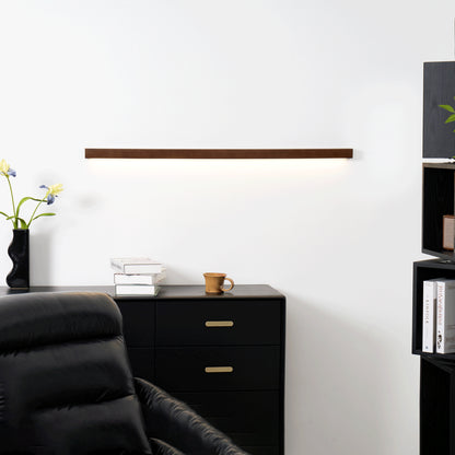 Slanke lineaire wandlamp van hout