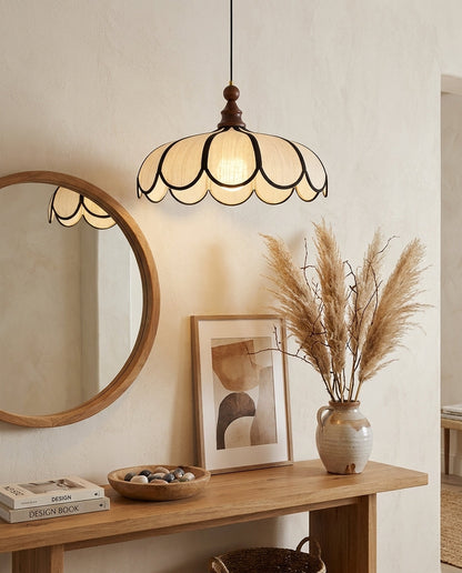 Hanglamp met geschulpte bloemblaadjes