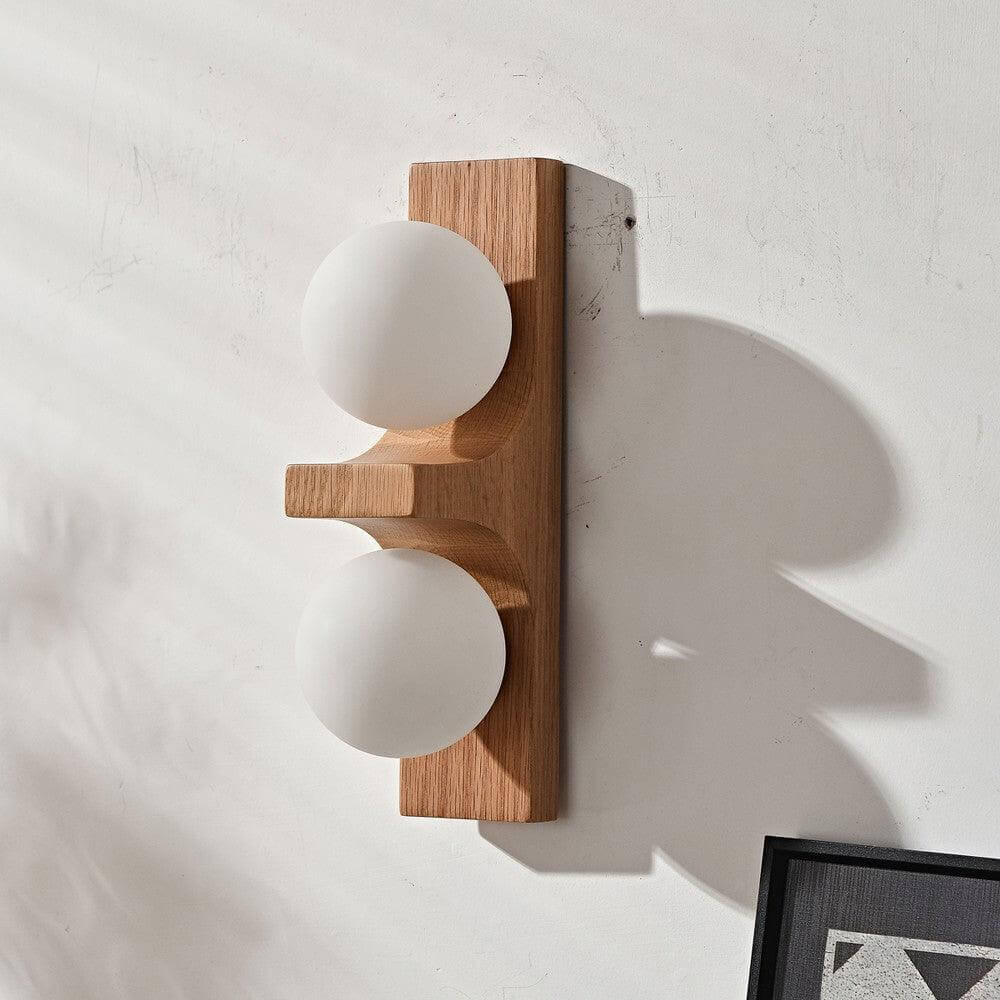 Dubbele wandlamp van hout met globes