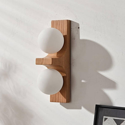 Dubbele wandlamp van hout met globes