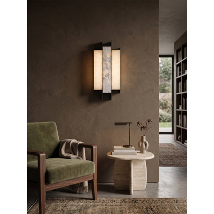 Sculpturale wandlamp van albast