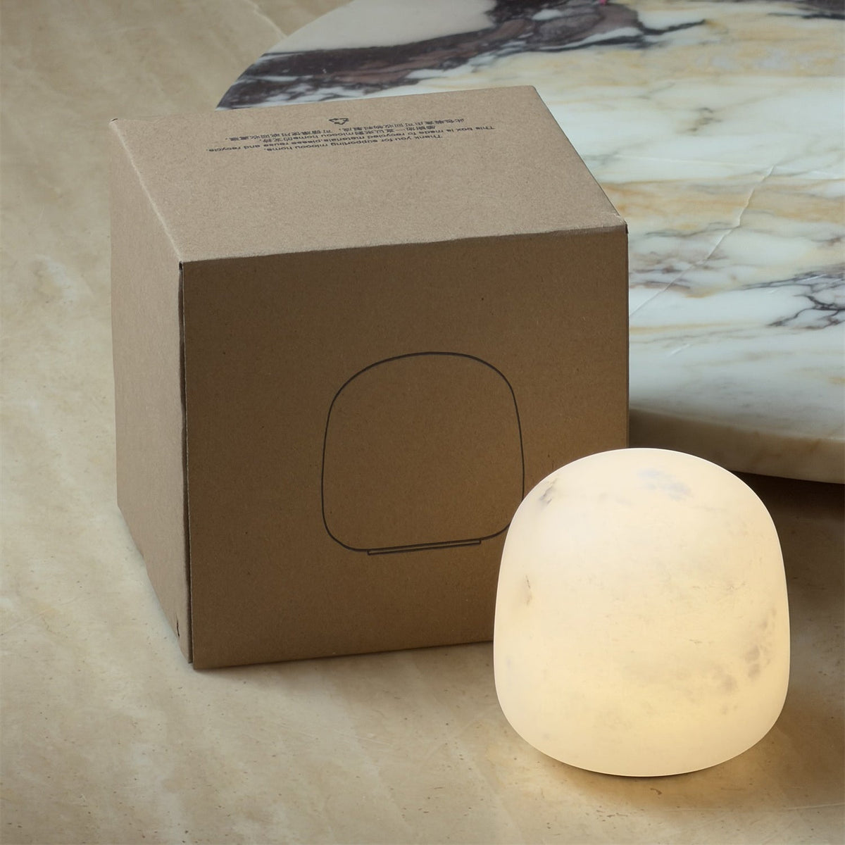 Alvane minimalistische tafellamp van albast