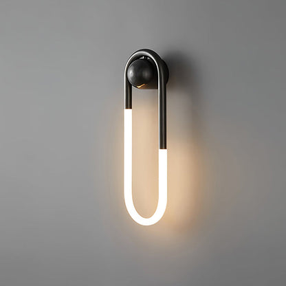 Ovale wandlamp van acrylbuis