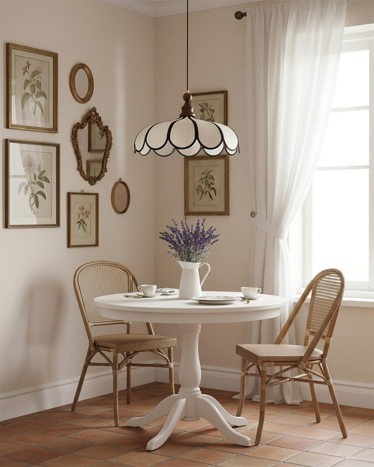 Hanglamp met geschulpte bloemblaadjes