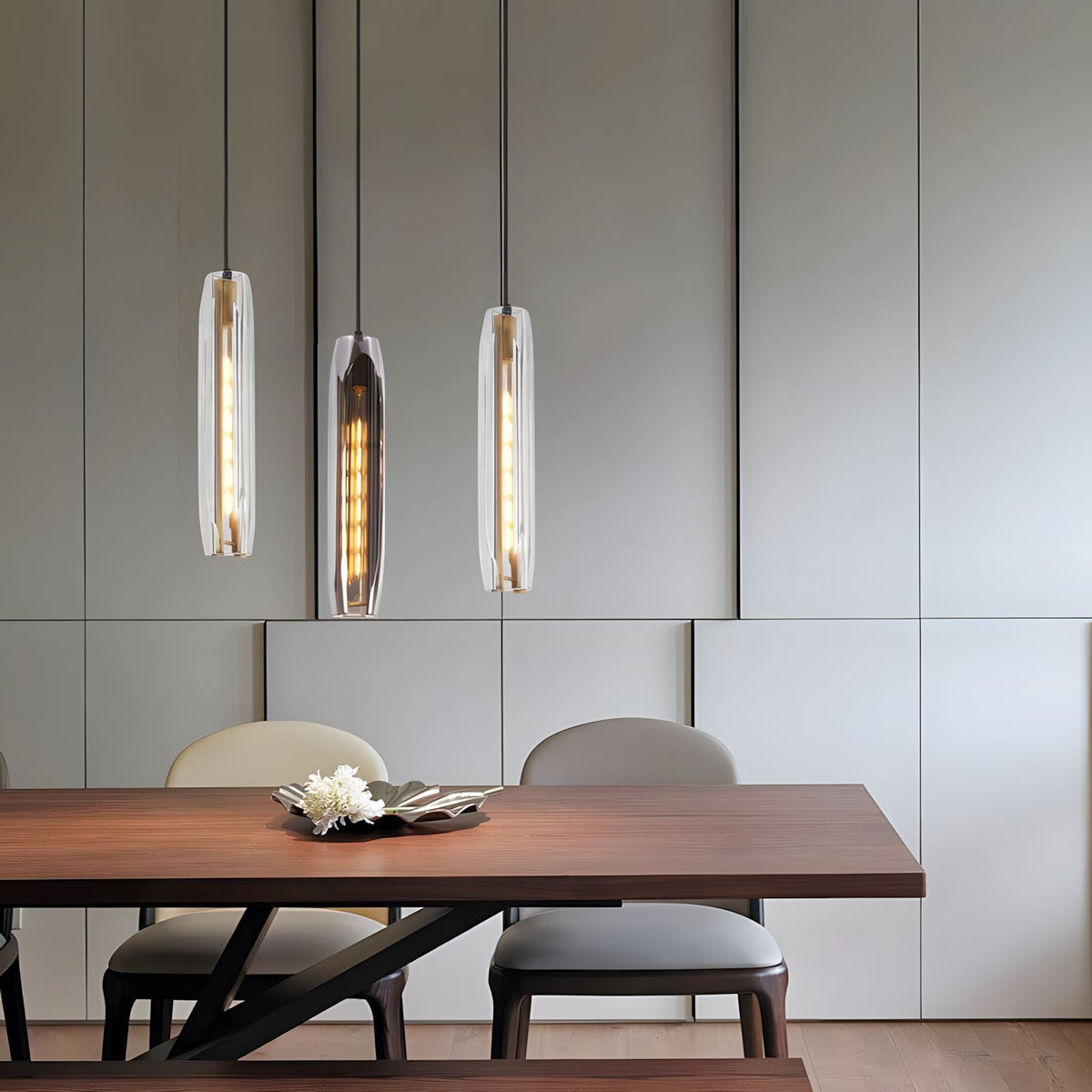 Messingkleurige hanglamp met kristallen staafjes