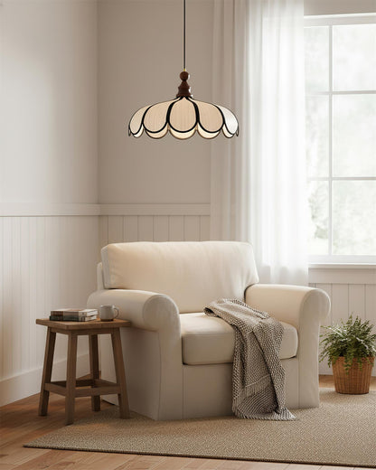 Hanglamp met geschulpte bloemblaadjes