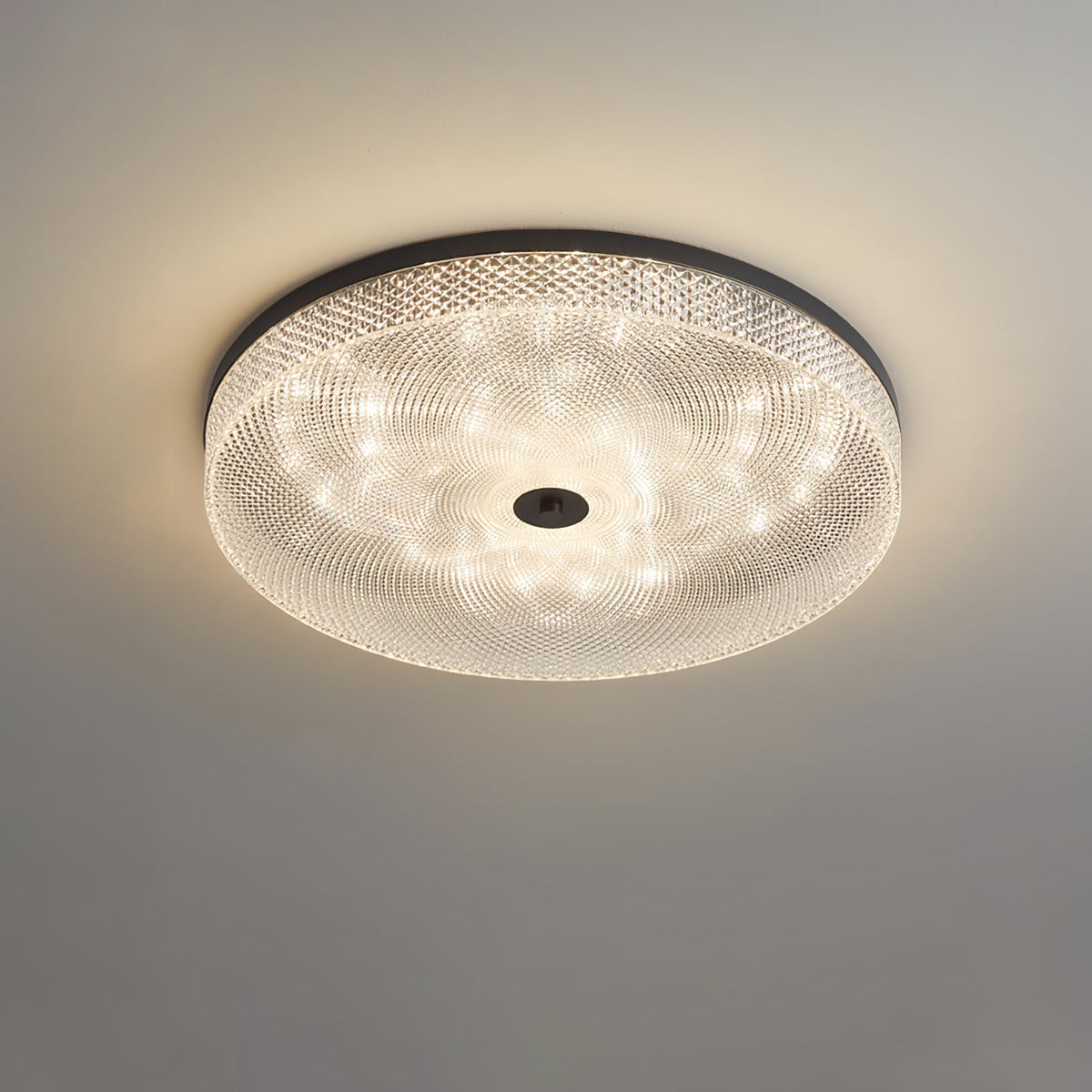 Gefacetteerde plafondlamp met acrylkap in trommelvorm