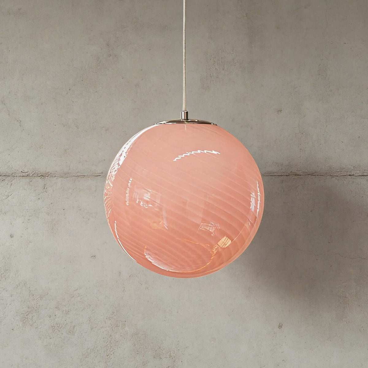 Hanglamp met gedraaide glazen bol