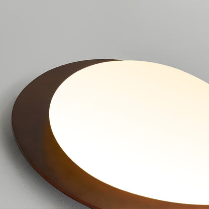 Gebeeldhouwde plafondlamp van walnoothout