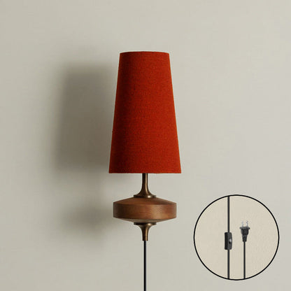 Wandlamp met stekker van walnoot en messing