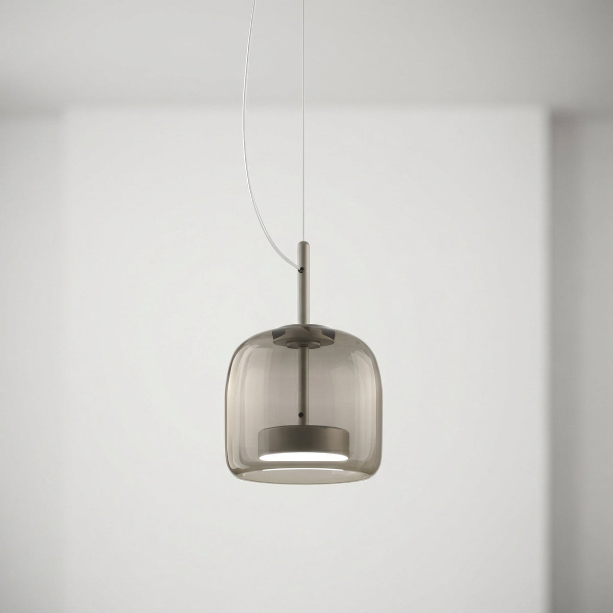Hanglamp met getinte glazen kap en trommelvormige lampenkap
