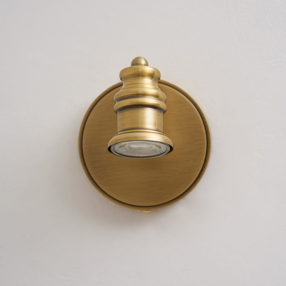 Messingkleurige lineaire wandspotverlichting