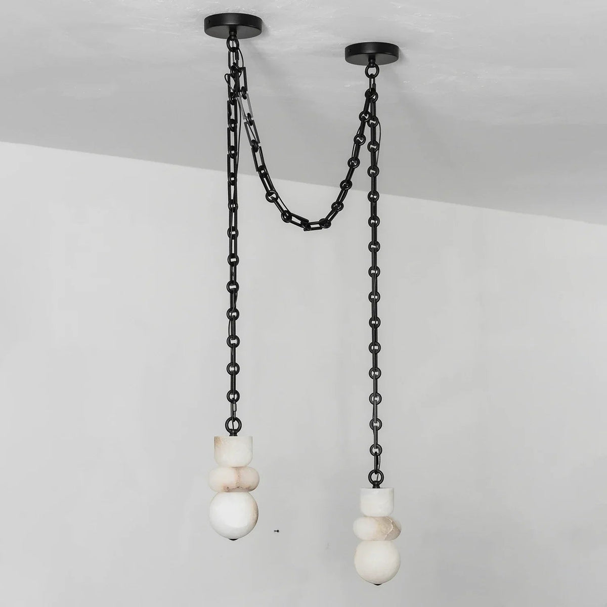Kroonluchter met cascade van albaststeen